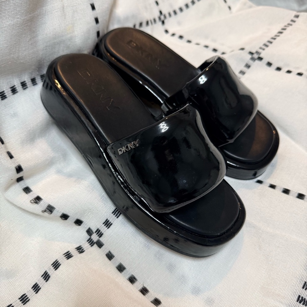 DKNY Glossy Black Women's Sandals - Picture 6 of 8